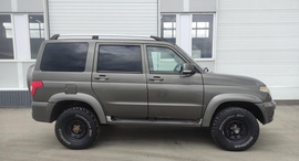car-image
